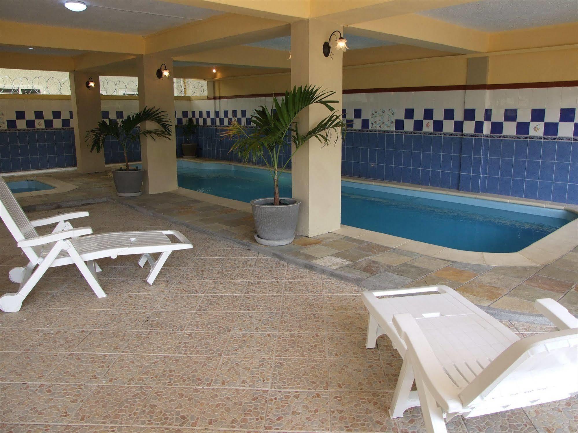 White Shell Lounge And Restaurant Hotel Flic-en-Flacq Exterior foto